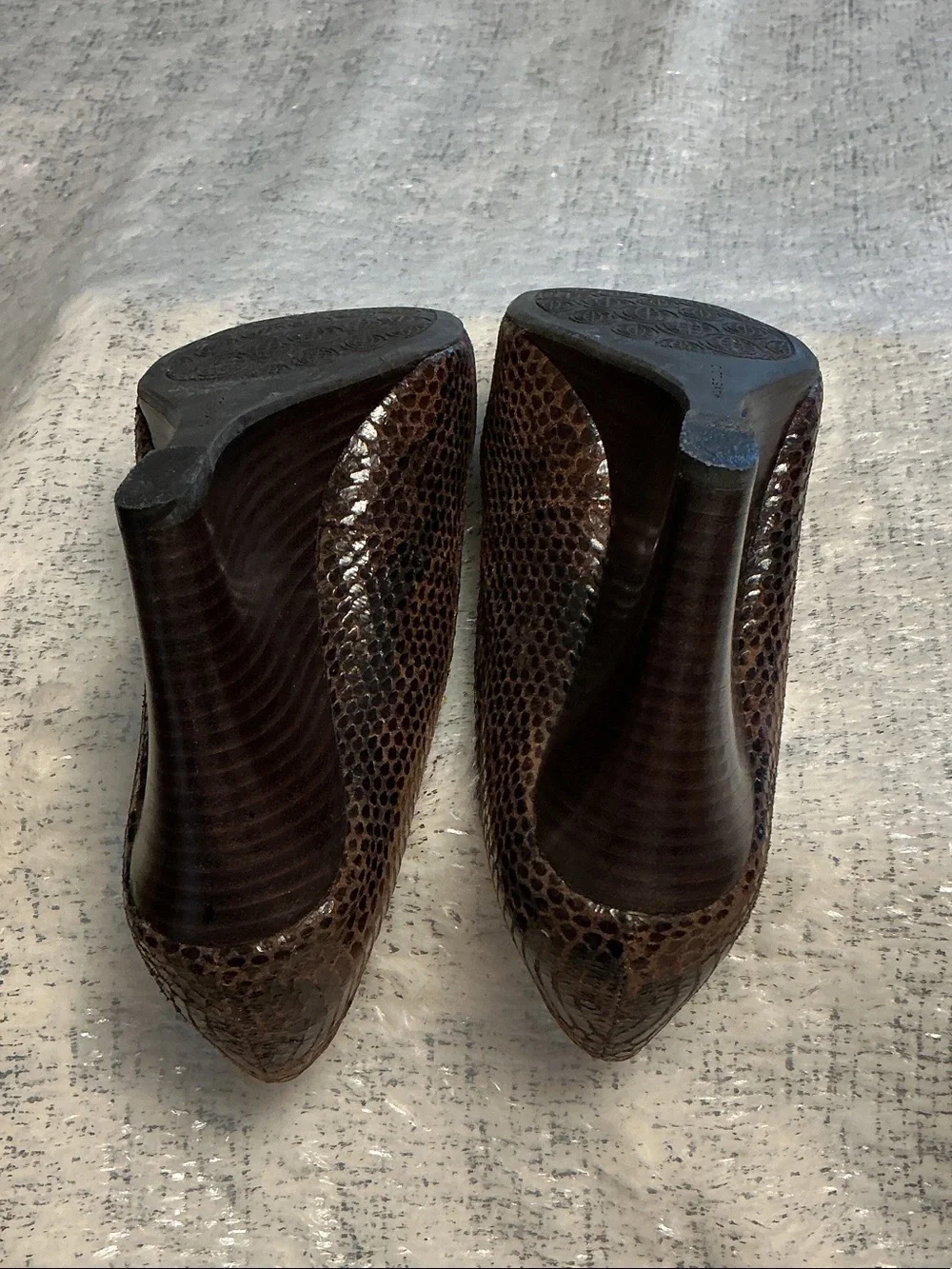 Max Studio Brown Snakeskin Pointed-Toe Pumps